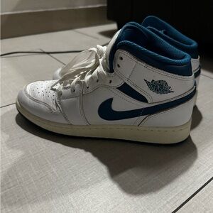 Nike Jordan mid sz 7Y